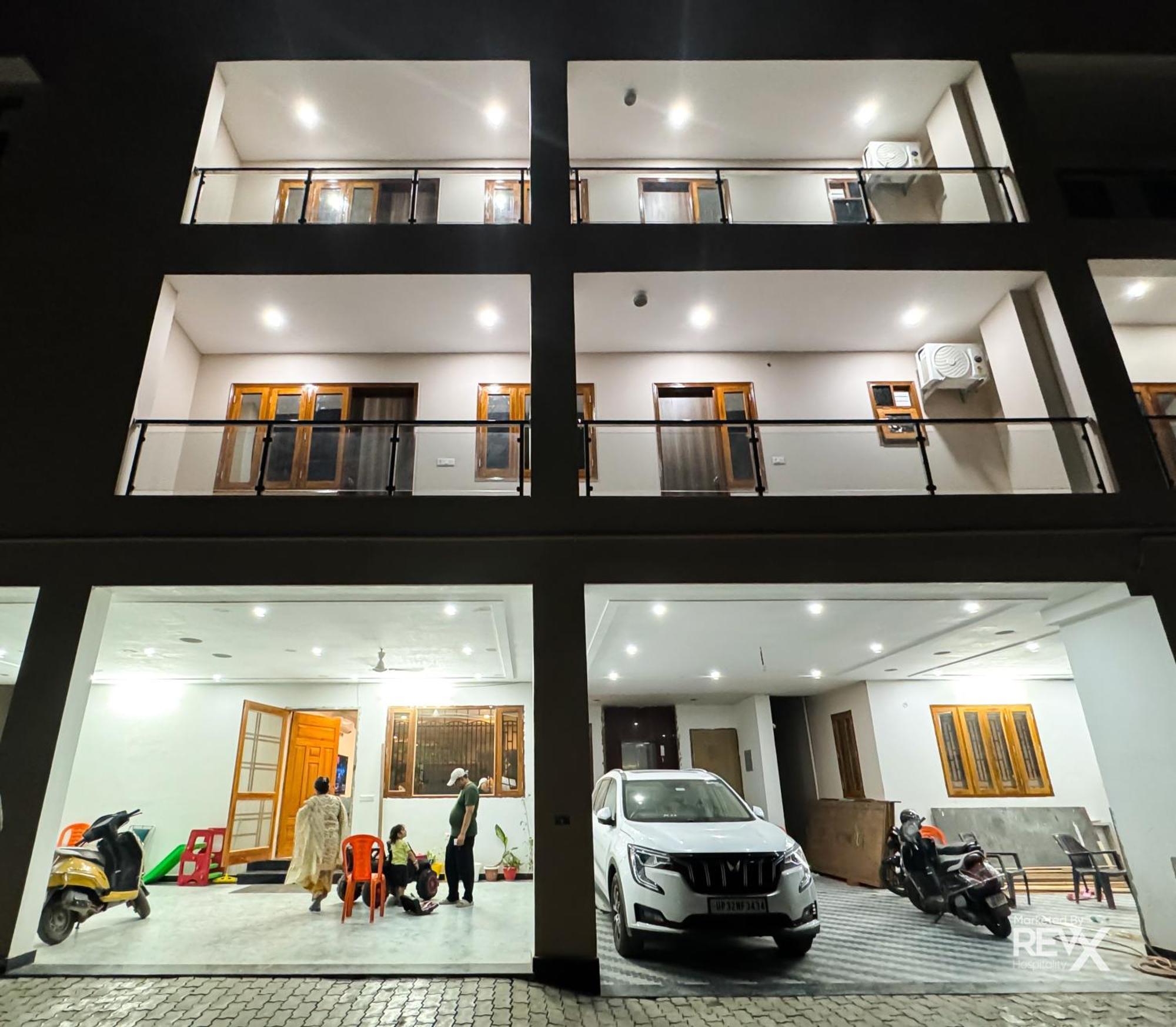 Homestay Guru Sadan A Luxe *
