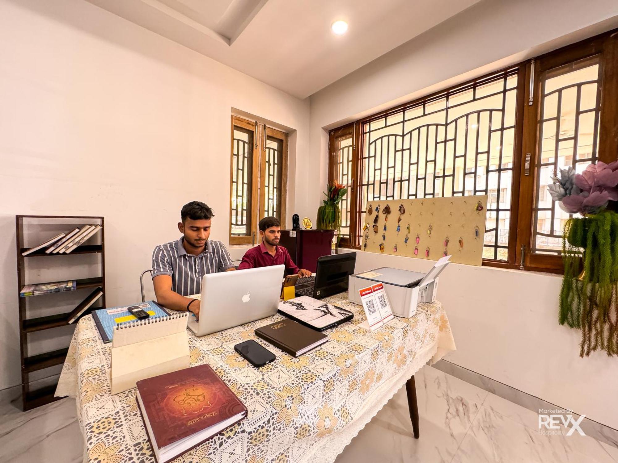 Guru Sadan A Luxe *