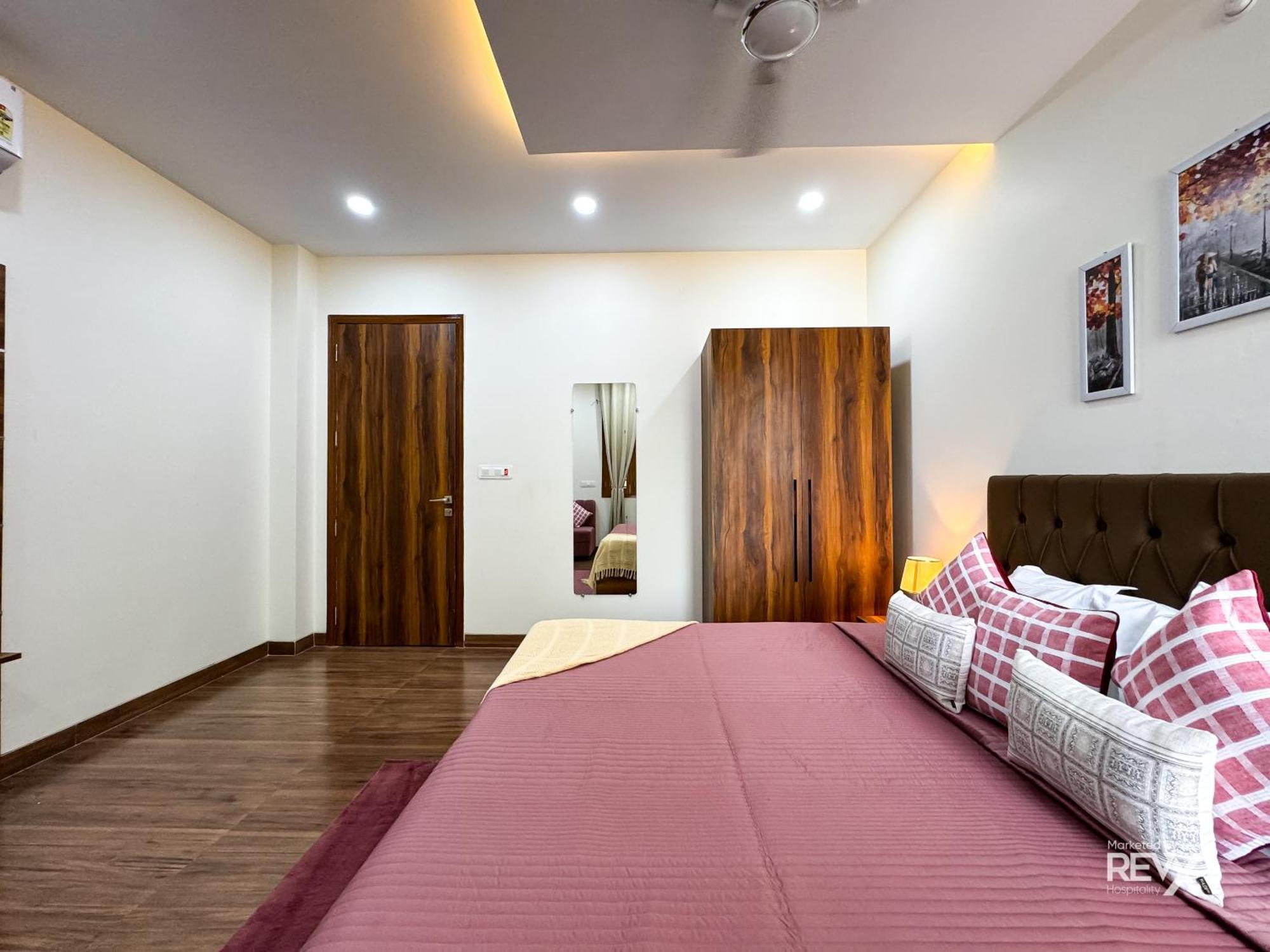 Guru Sadan A Luxe *