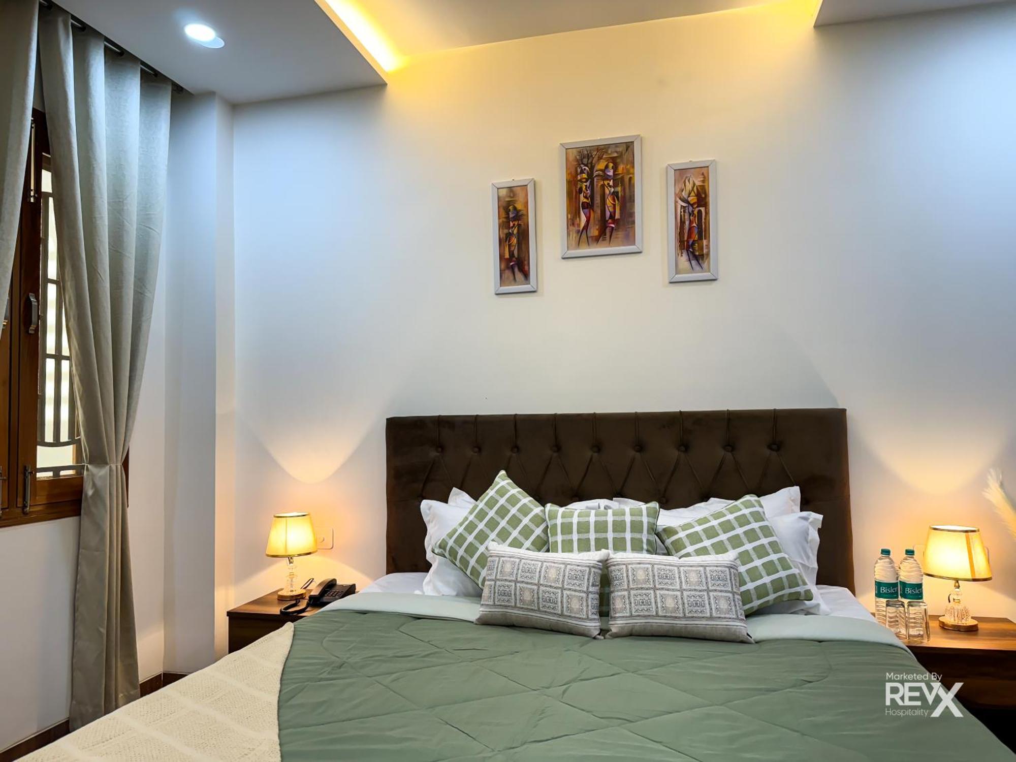 Guru Sadan A Luxe